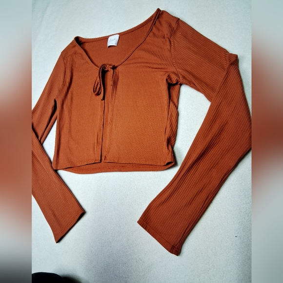 Olivia Rae Burnt Orange Ribbed Open Top - Picture 2 of 4